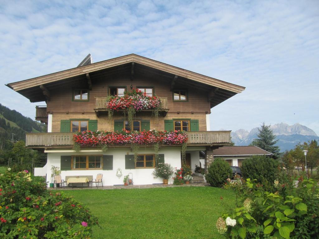 Hôtel Haus Friedl à Kitzbühel Extérieur photo